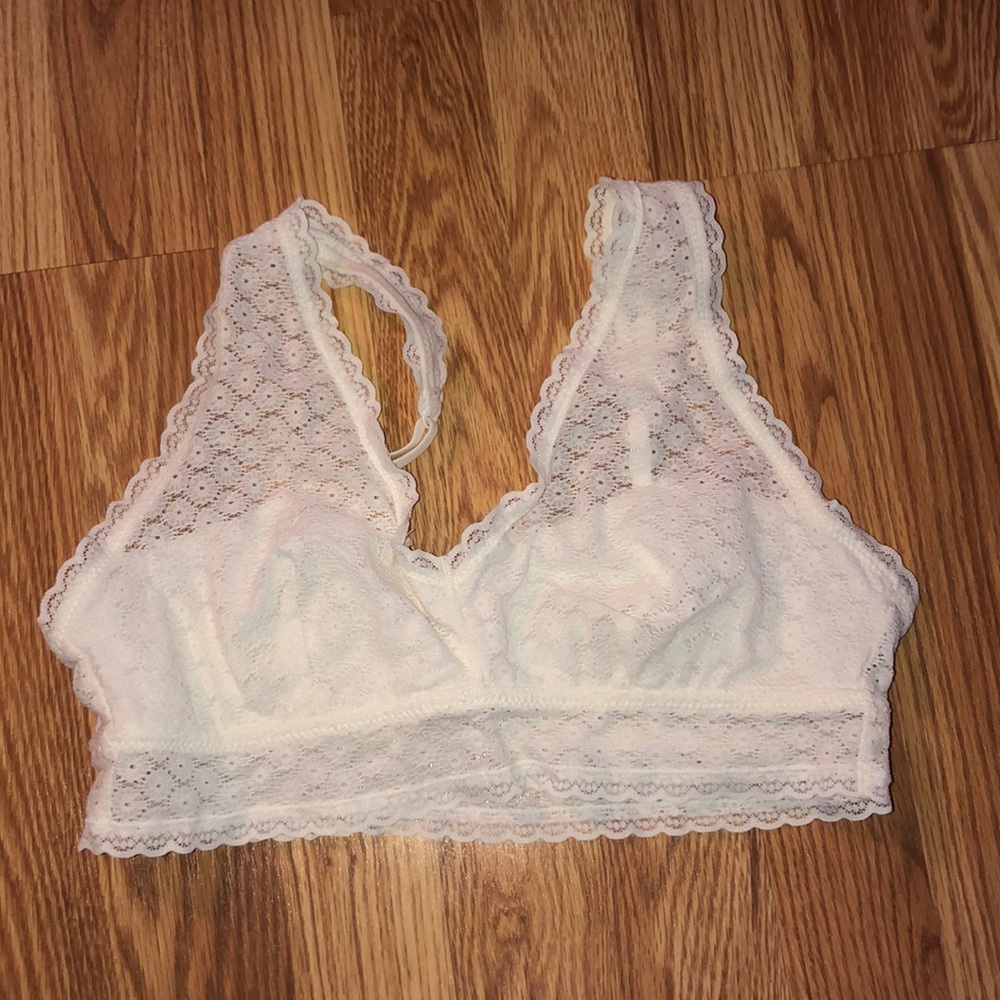 White Aerie bralette!